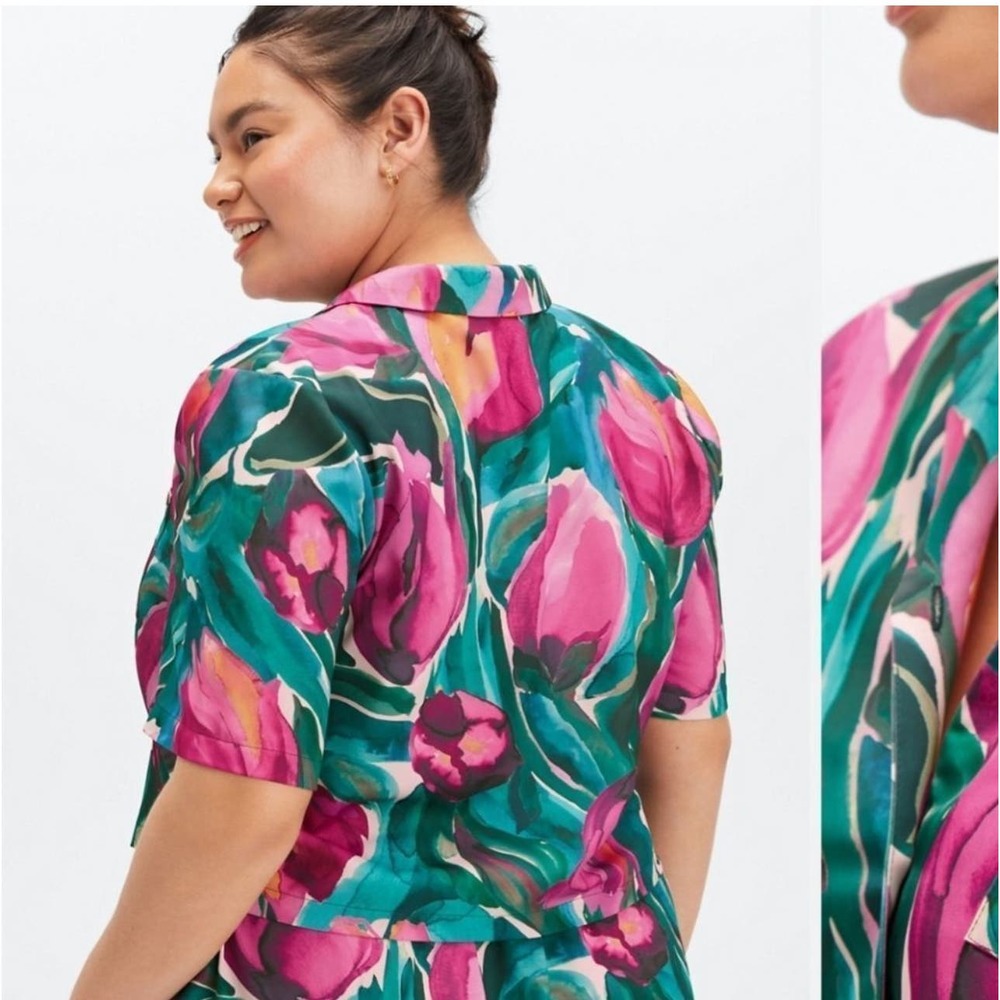 Fabletics Bold Tulip Print Button Down Cropped Sh… - image 2